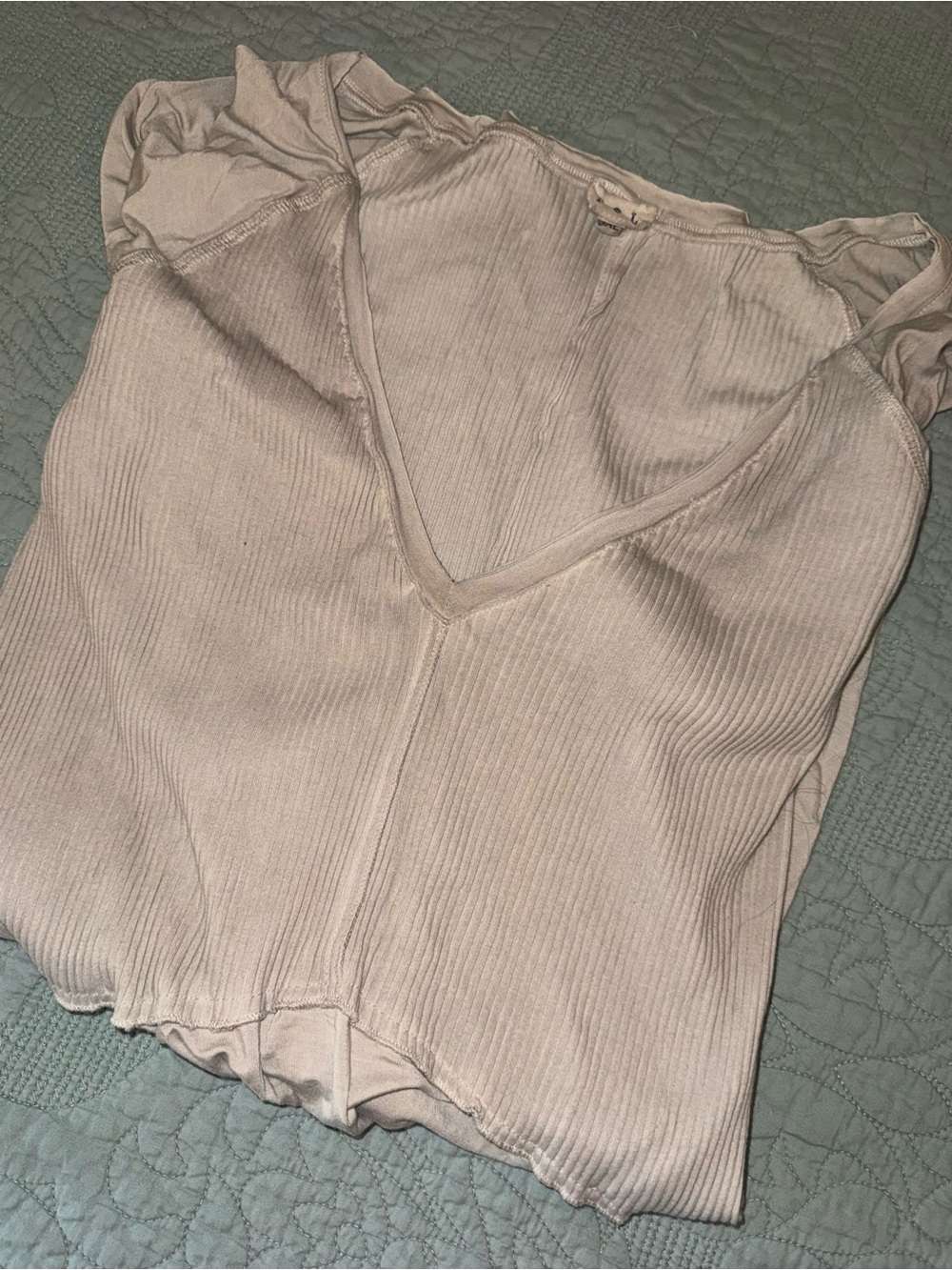 POL Kahki Colored V-Neck Layered Rib Tunic - Picture 3 of 4